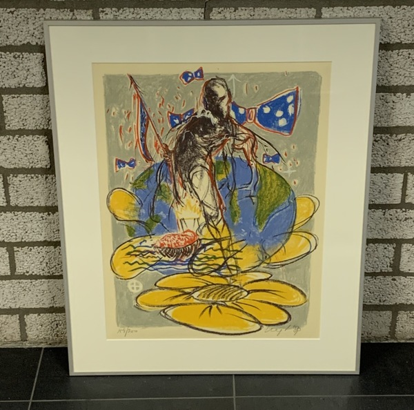 1354 - Henny van der Vegt - Figuur in blauw/geel (65 * 80 incl. lijst)