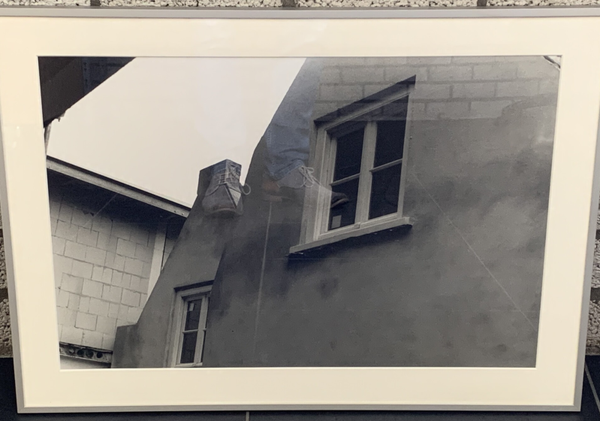 I08 - Onbekend -  foto gevel ( 50 * 70 incl. lijst)