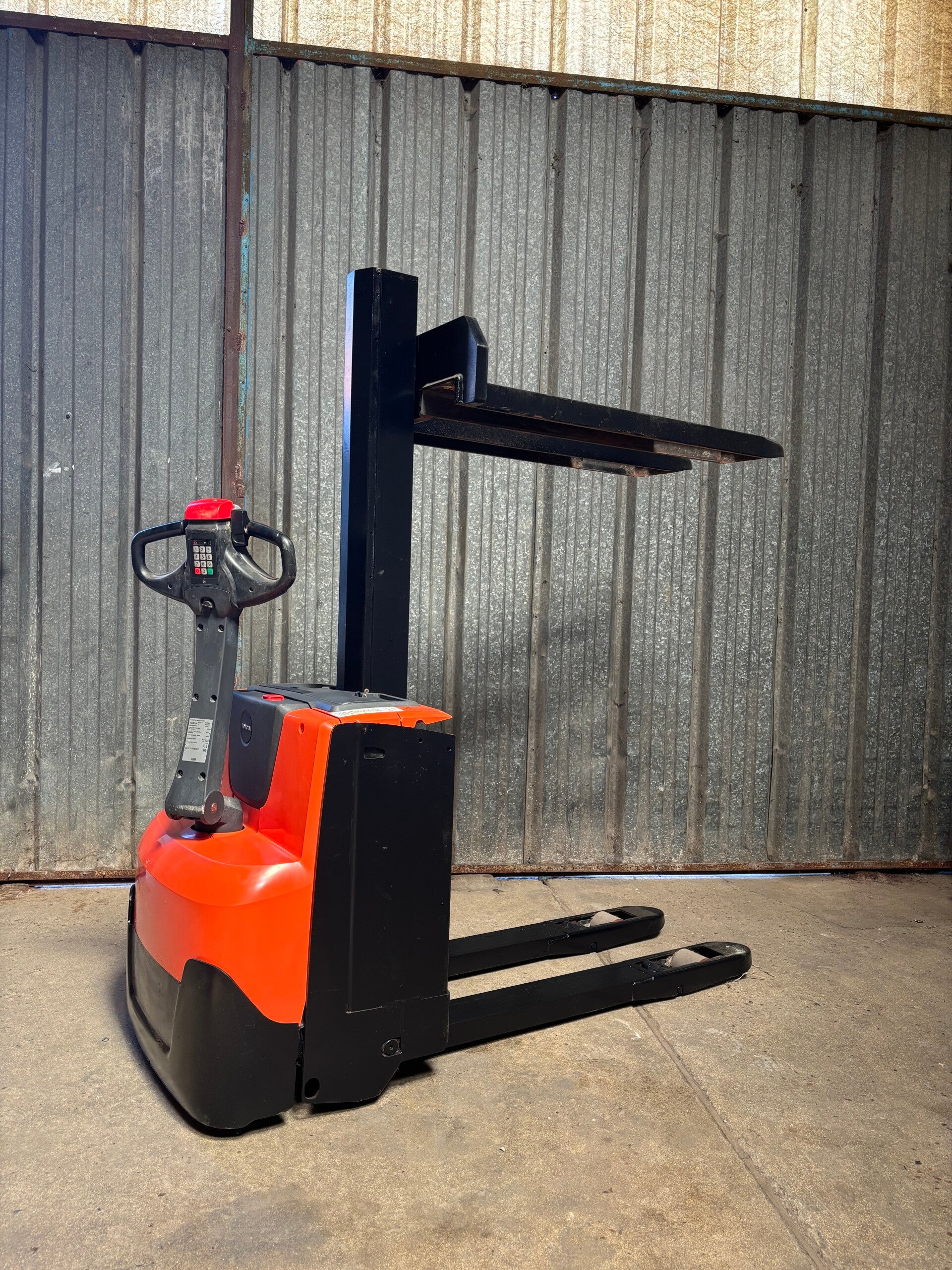 Gerbeur BT TOYOTA SWE080L