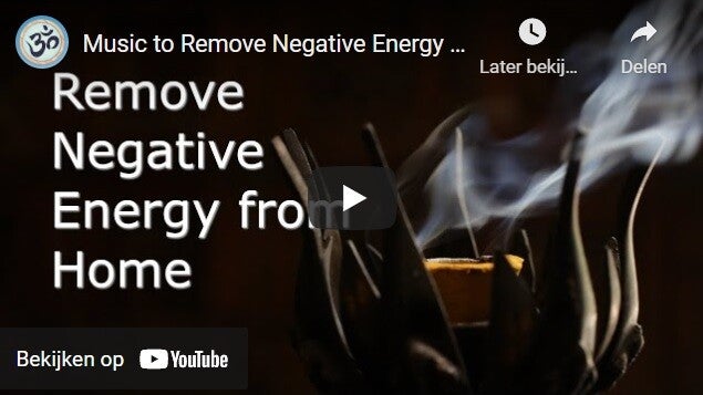 Als je slaapgebrek, overwerkt bent of wanneer er iets negatiefs gebeurd, kan je energetische veld uit balans raken. Het doel van deze meditatie is om je aura te zuiveren, de zeven chakra's in balans te brengen en te helen met behulp van geluid als helende