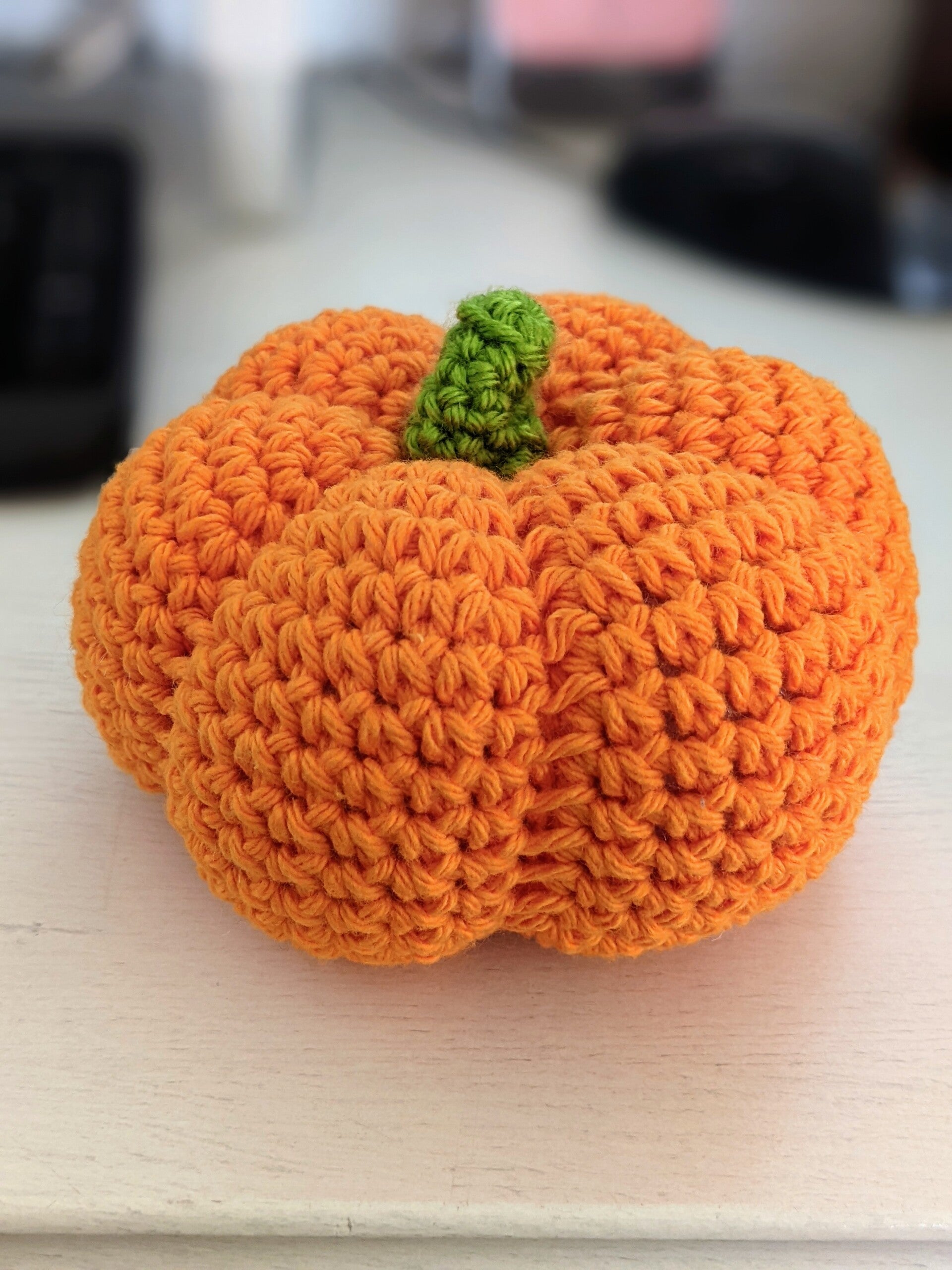 Small Pumpkin - Light Orange/Green