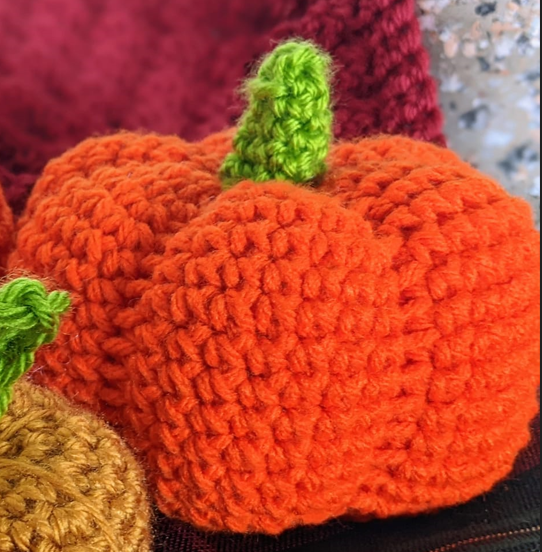 Small Pumpkin - Dark Orange/Green