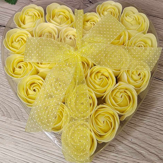 Boite Cœur De 24 Roses de Savon : Jaune