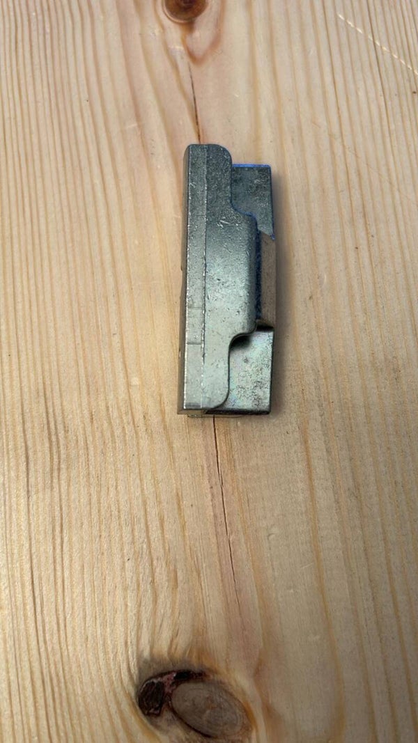 9-43186-00-0-1 cerradero canal 16 aluminio