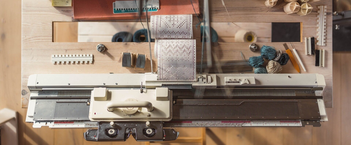Using a Knitleader | Machine knitting lessons