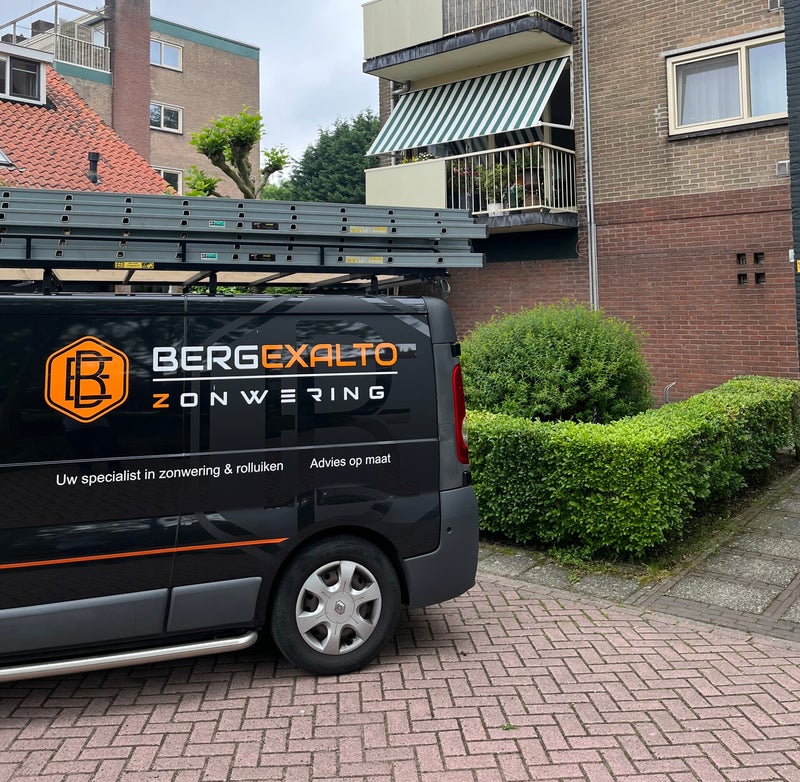 In Maarssen dit balkon voorzien van een mooi uitvalscherm.