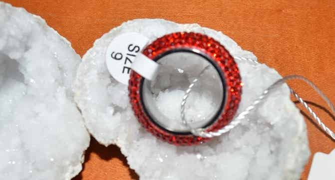 Witgoud vergulde RVS (320L) ring met 120 zirkonia’s 18 mm