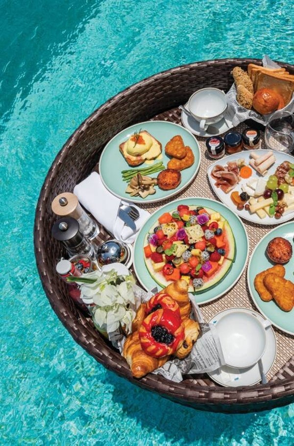 FLOATING BREAKFAST (livré chez vous!)