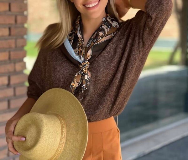 Pull tout doux avec foulard assorti