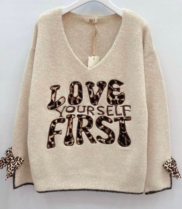 Pull V tout doux Love Yourself détails léopard