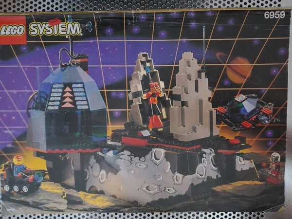 Lego 6959, Spyrius, Lunar Launch Site