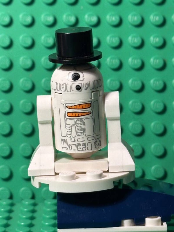 Astromech Droid R2-D2 Snowman sw0424.