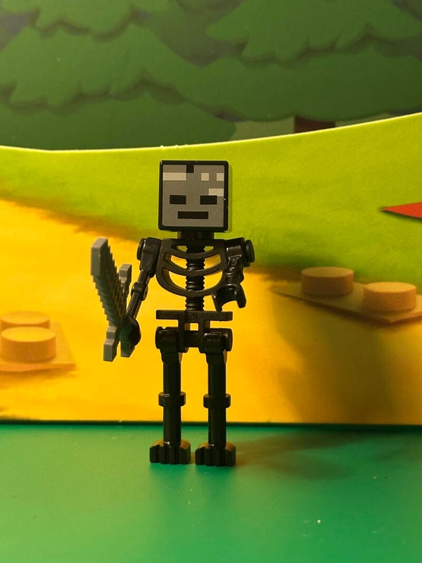 Whiter Skeleton min025.