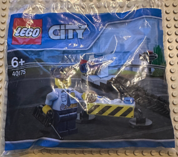 PB. 40175 City Police Mission Pack