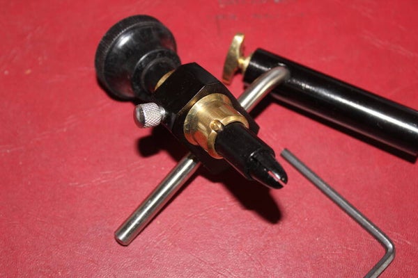 Pro Fly Tying Vice rotatable.