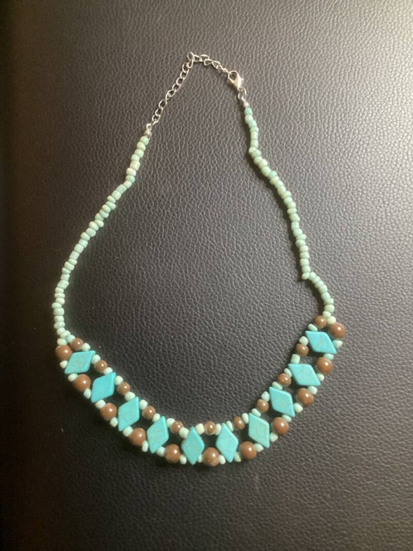Earthly Chic: The Brown & Turquoise Statement Necklace