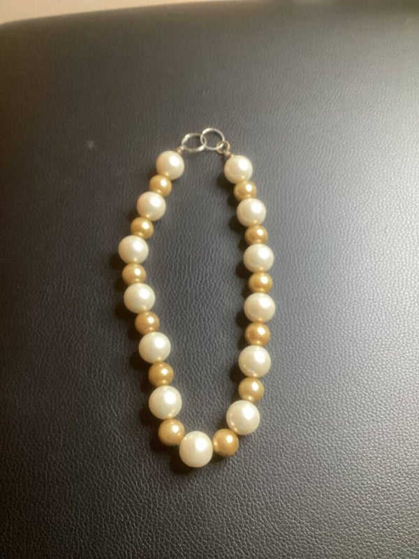 Regal Radiance: The Gold Pearl Choker
