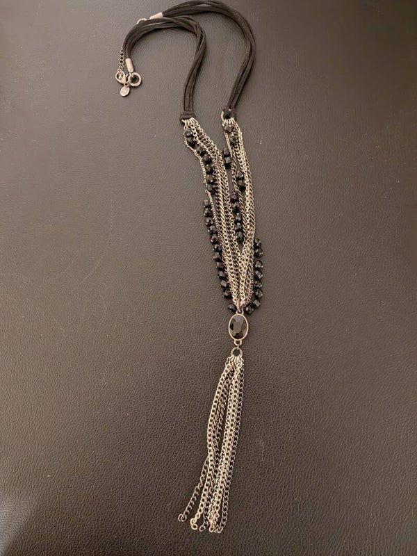 Vintage Elegance: Black Bead & Silver Chain Necklace