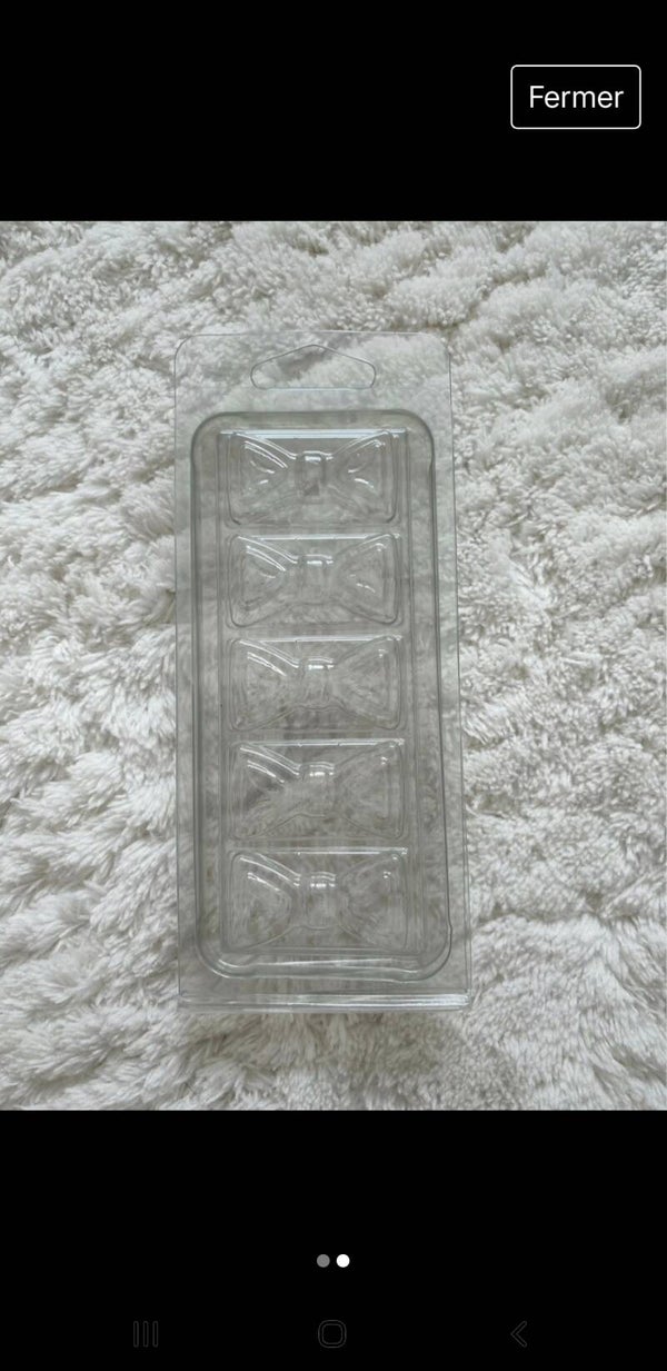 Clamshell