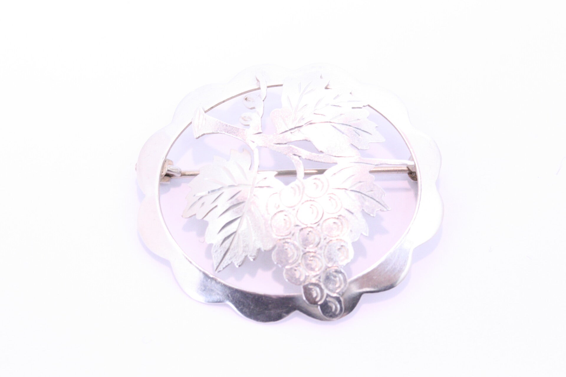 Zilveren Broche (Druiven decor)