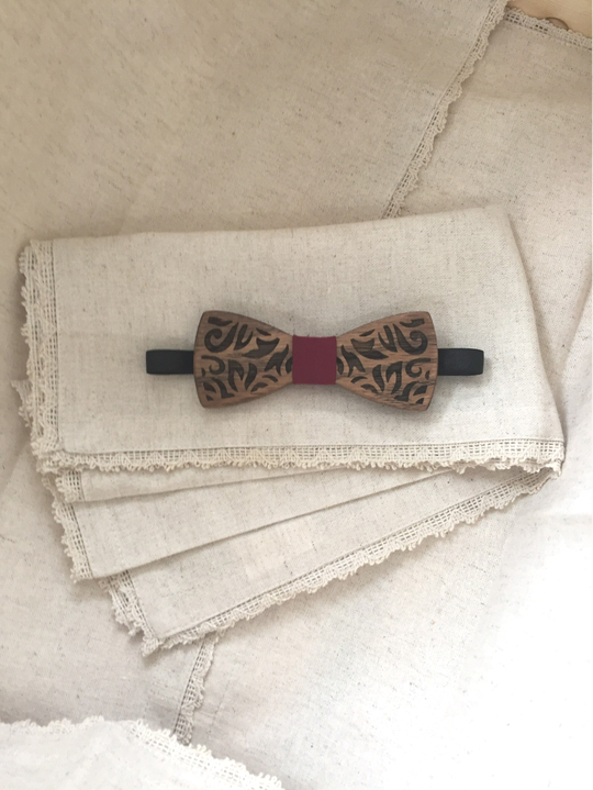 Noeud Papillon en Chêne Gravé Châtaignier