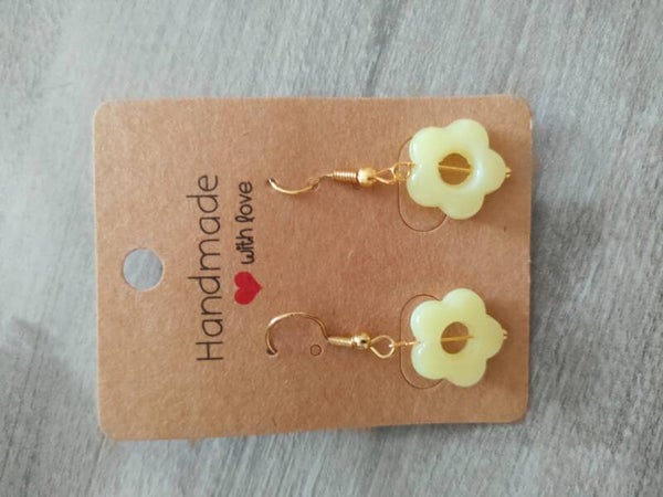 Boucle fleur acryique