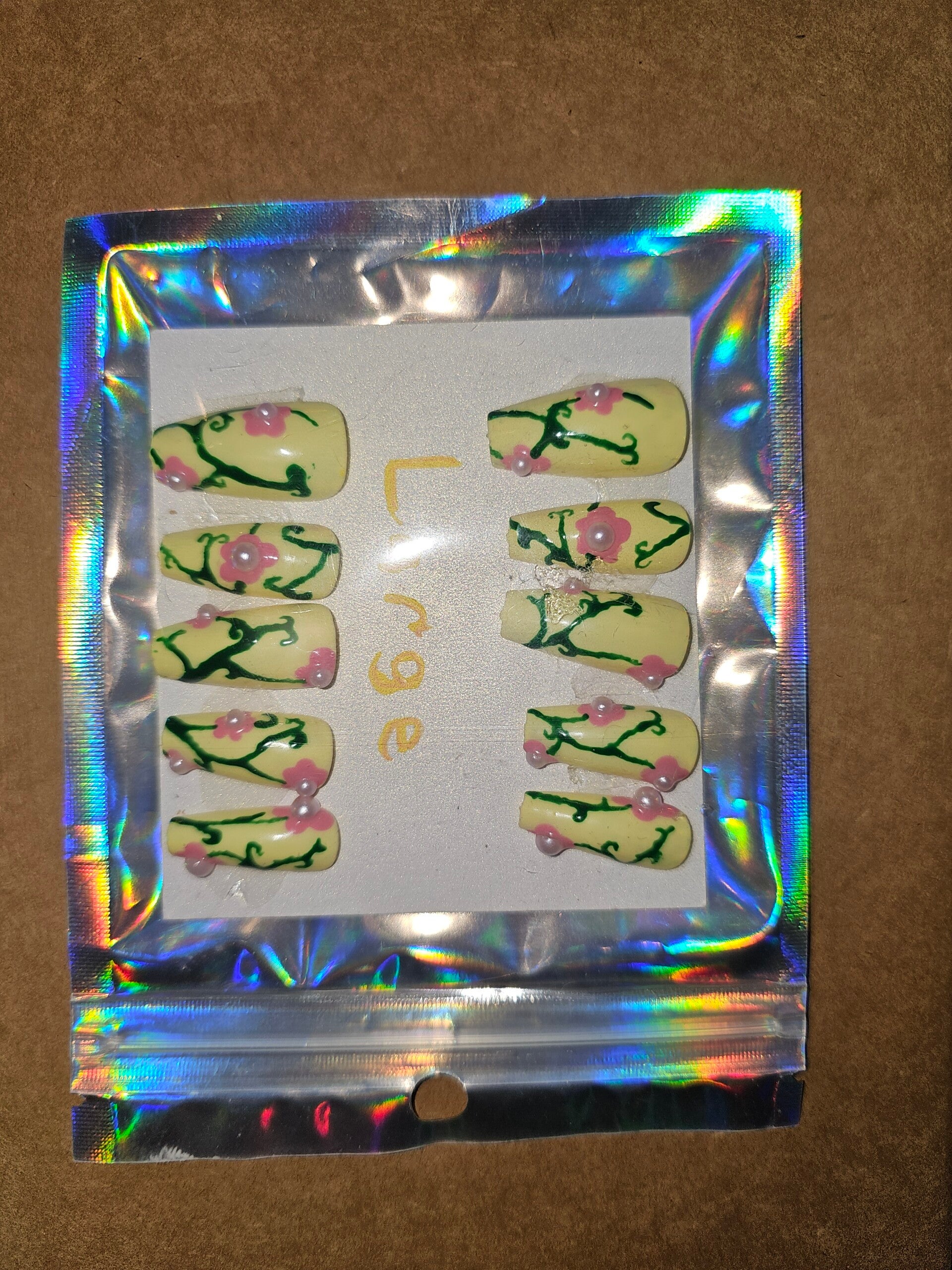 Elegant Yellow Vines