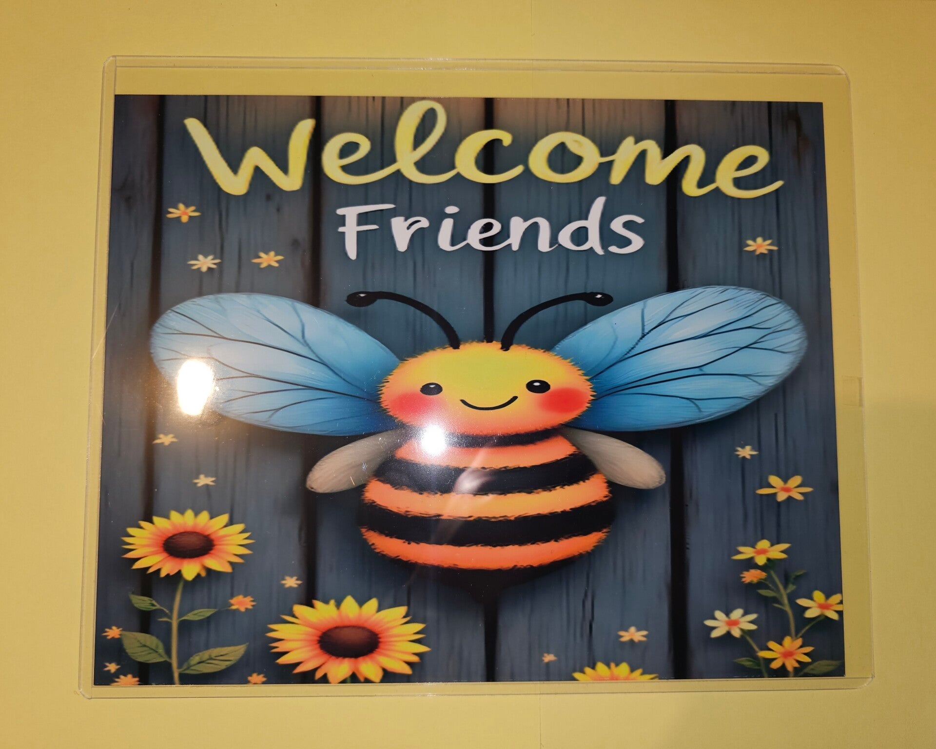 🐝 Welcome Friends Bee Metal Sign