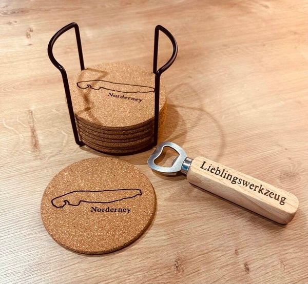 Personalisierbares Untersetzer-Set mit Inselmotiv + Flaschenöffner mit Gravur