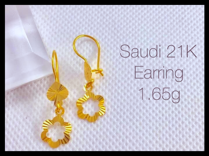 Earrings in  21K Gold