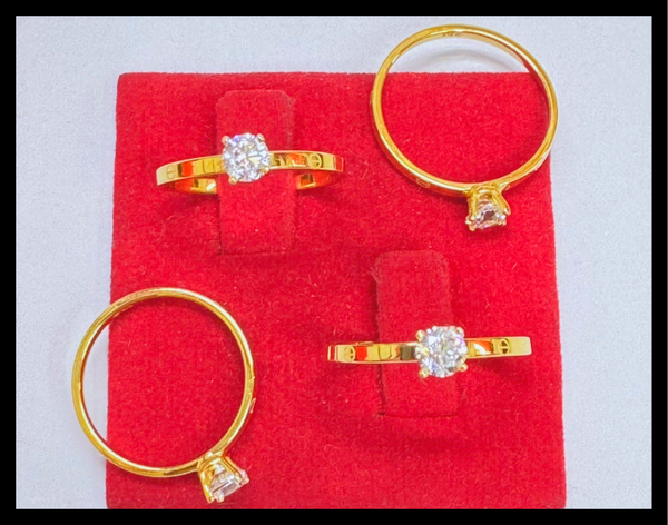 18K VSPL Saudi Gold Ring with Dias