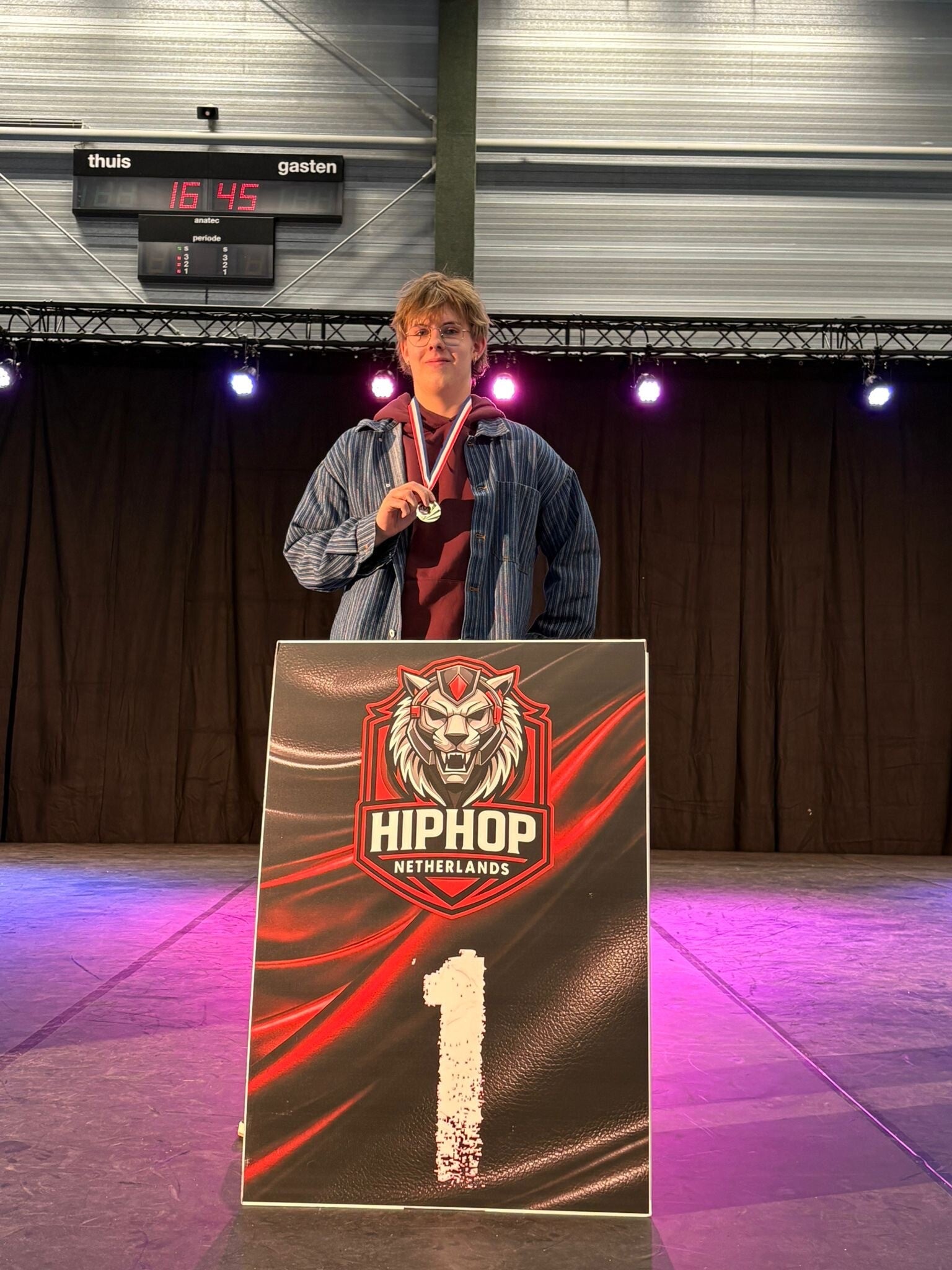 988023ea-ec64-4f96-9a4b-67cf16552d5a-standard.jpg