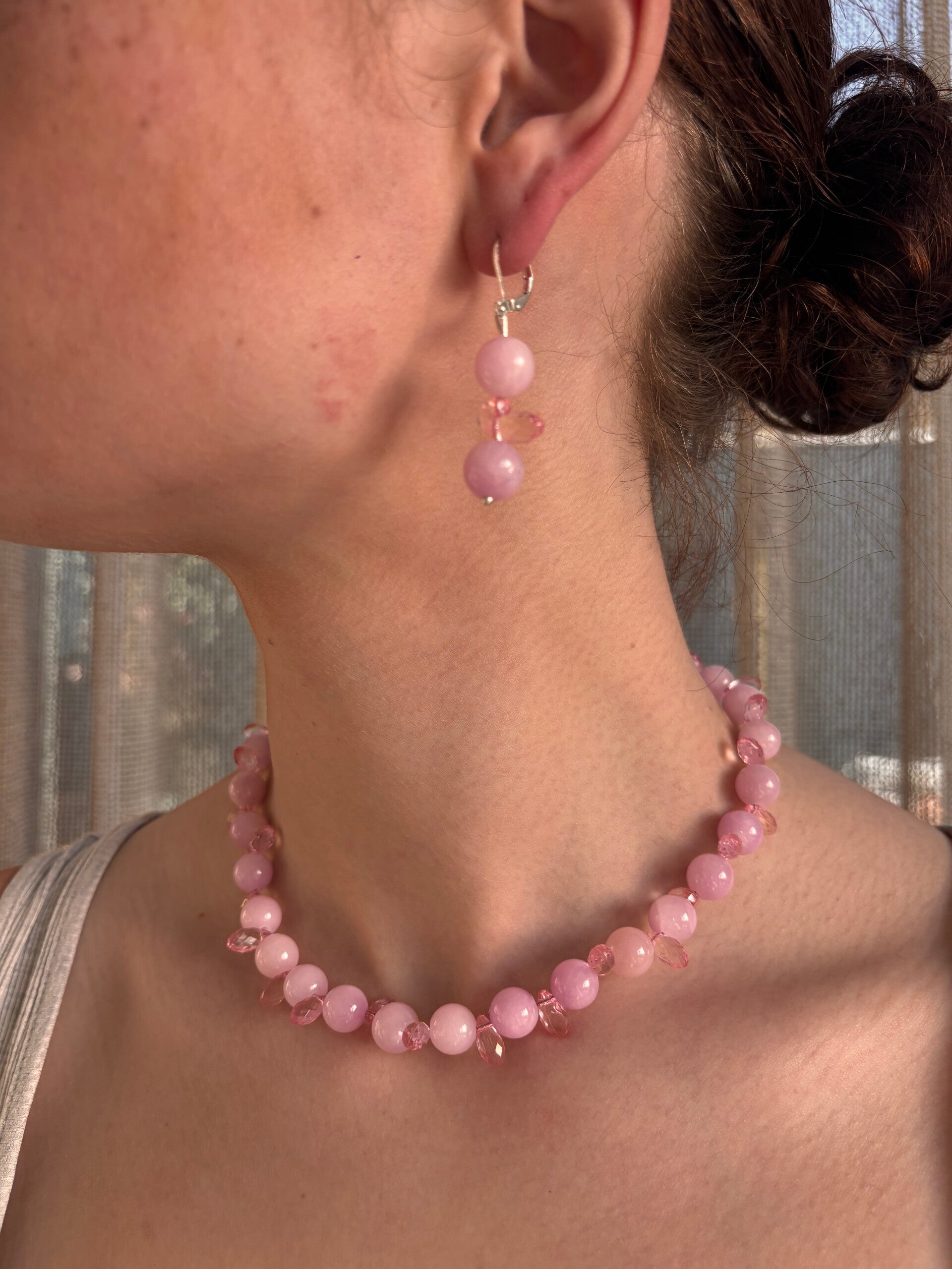 Roze jade ketting met oorbellen als zomerse set verkrijgbaar