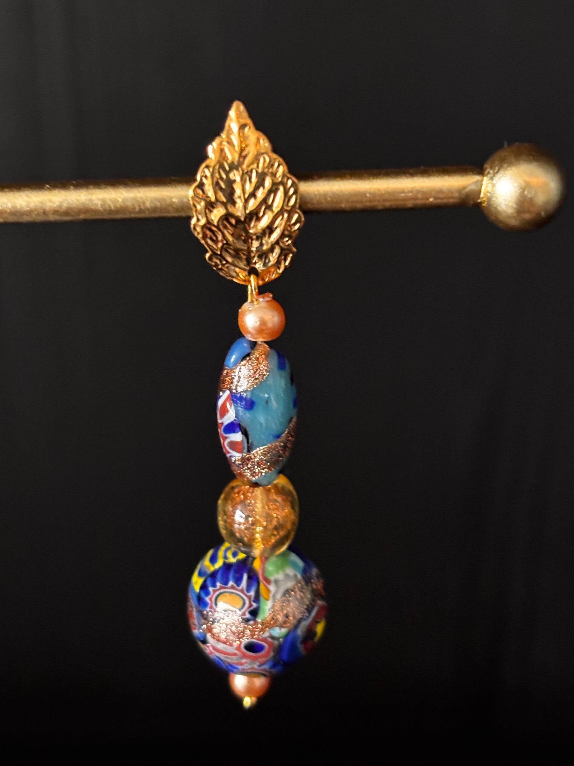 Murano glas oorbellen in blauw/goud