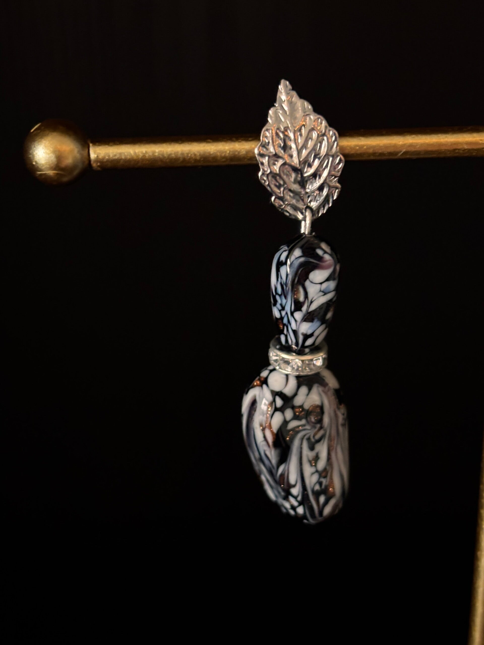 Murano glas oorbellen in Zwart/wit