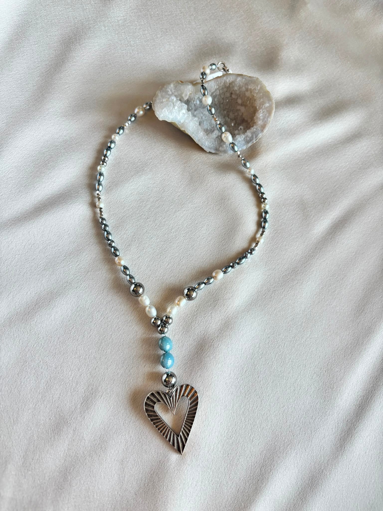 Statement hartjes ketting met zoetwaterparels