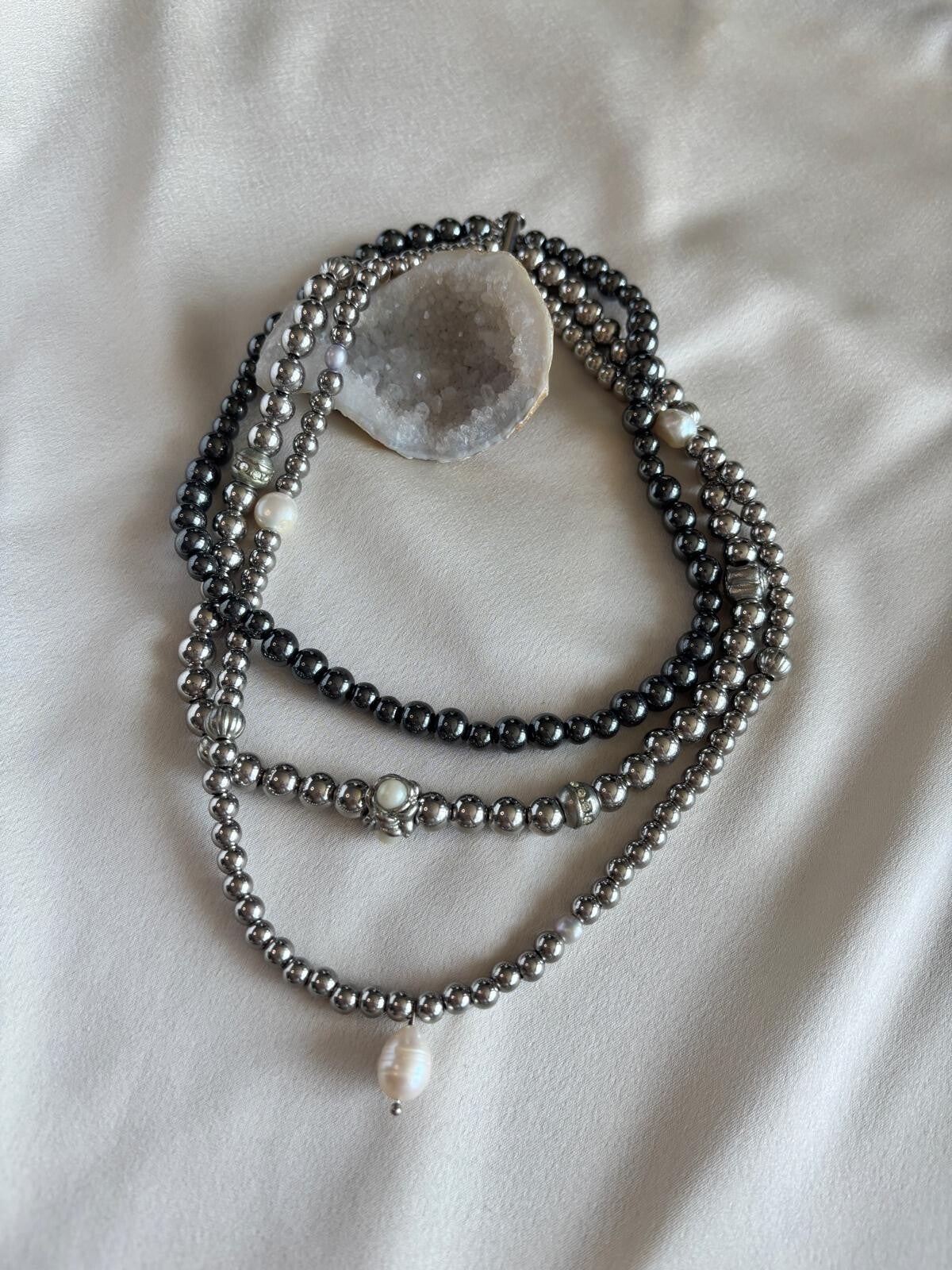 Luxe ketting van hematietkralen en parels