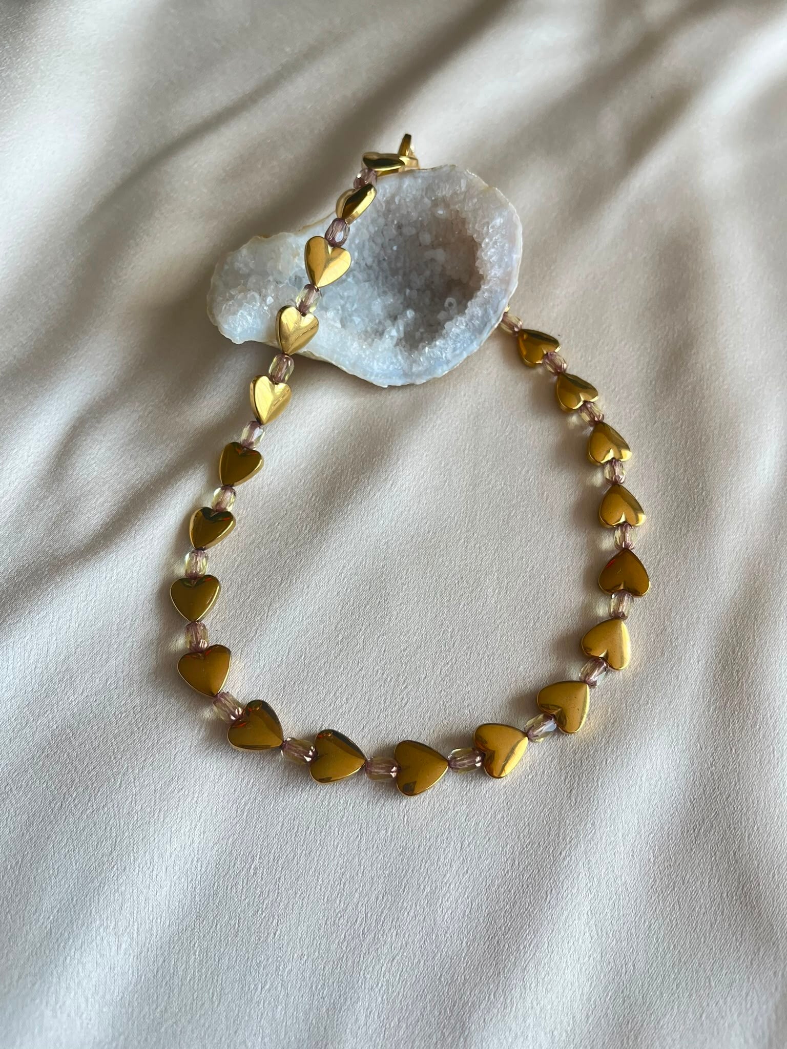 Gouden hartjes ketting met Czech glaskralen