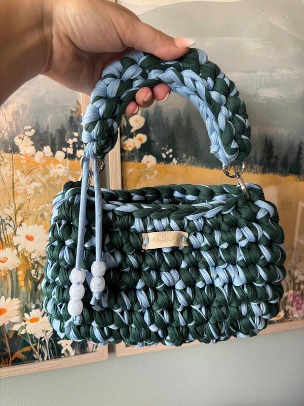 Me.Queenie Signature Purse