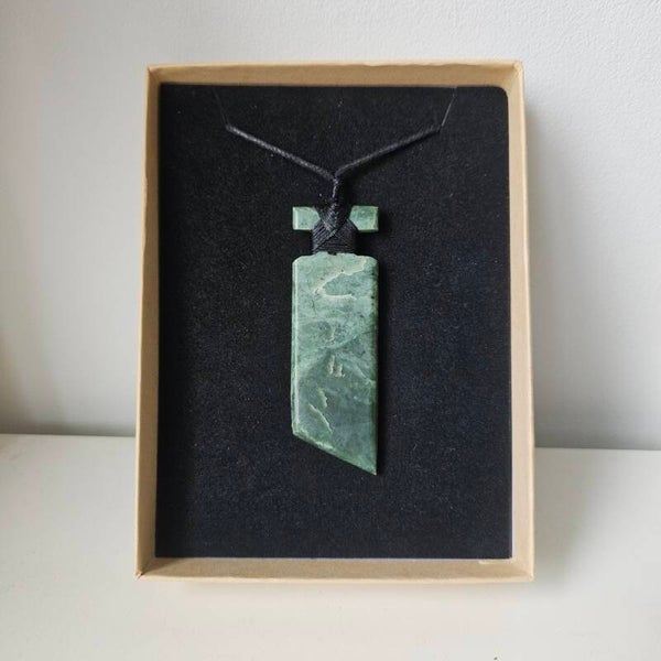 Hand Carved NZ Nephrite Jade (Inanga) Necklace (8.4cm x 2.5cm)