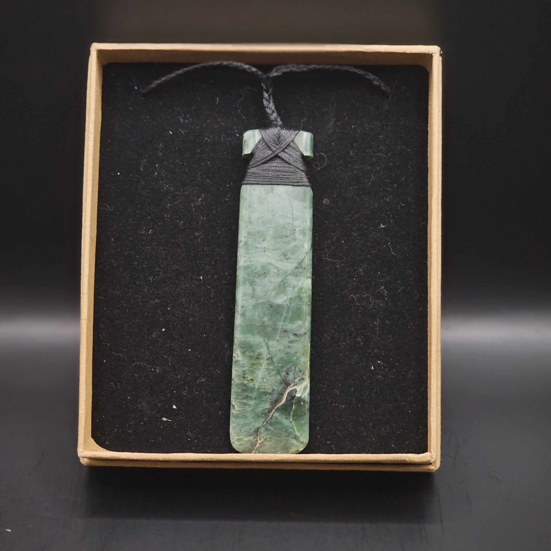Stunning Large handmade Inanga Pounamu Pendant 10cm long