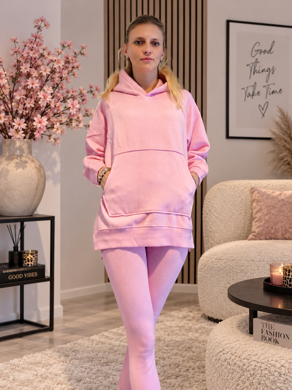 Kayla roze met hoodie