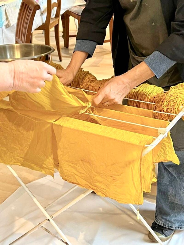 Wouw , Natuurlijk textielverf van Oogst
