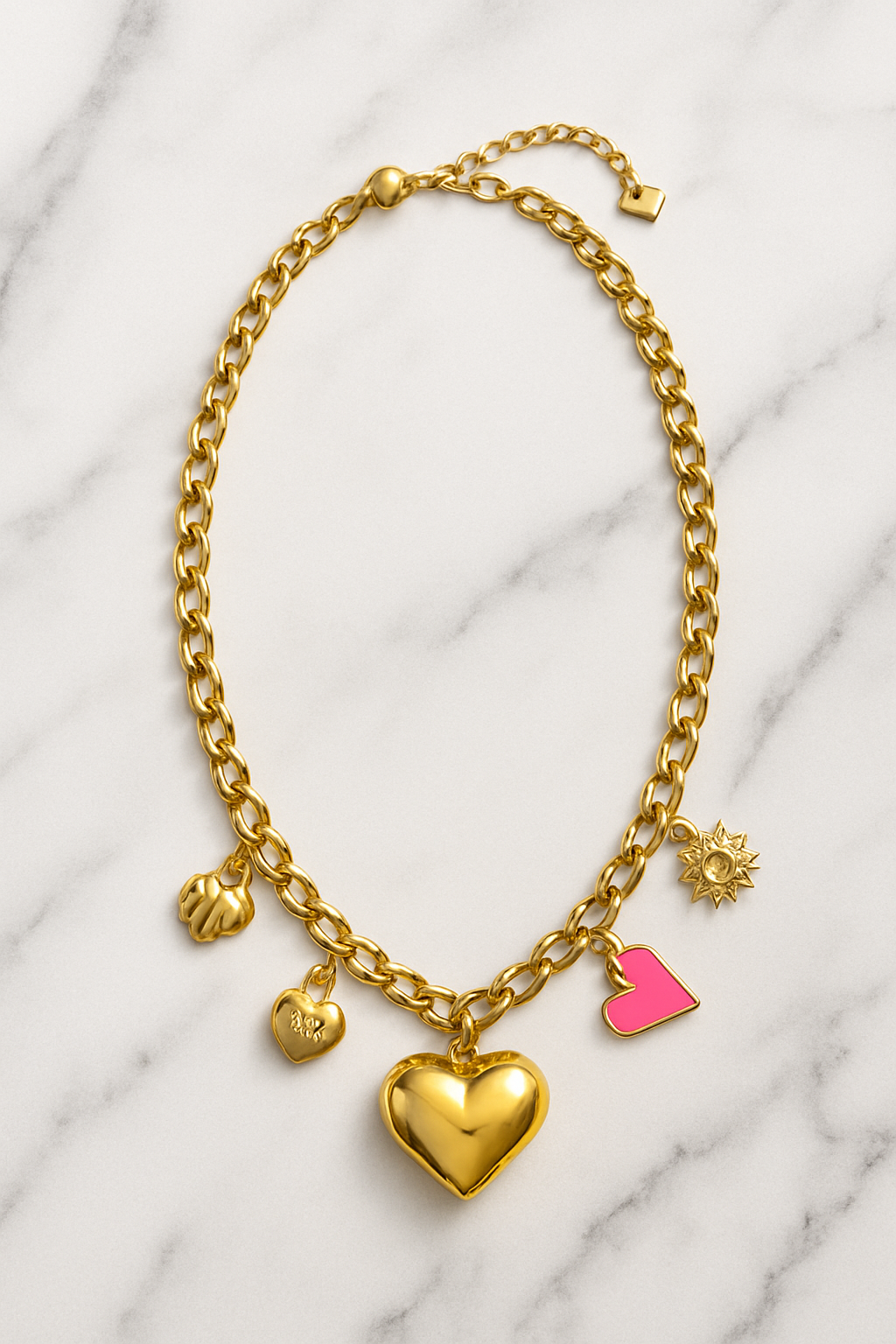 Goudkleurige ketting met bedels