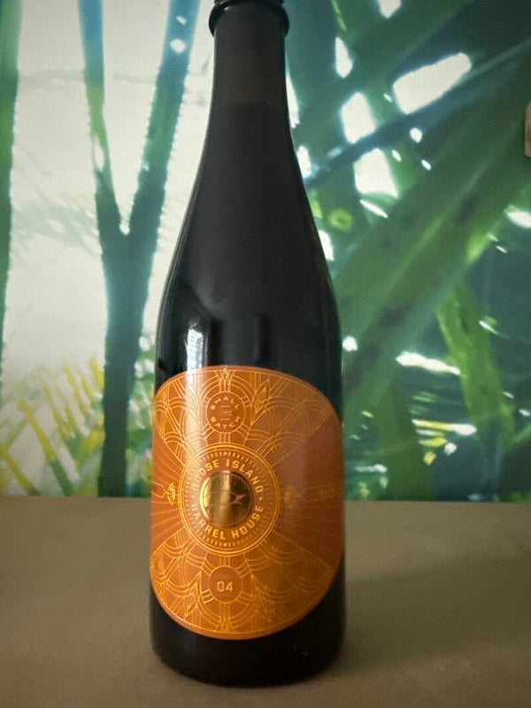 Goose Island: Small Batch #4. 2y Applewood Wheatwine