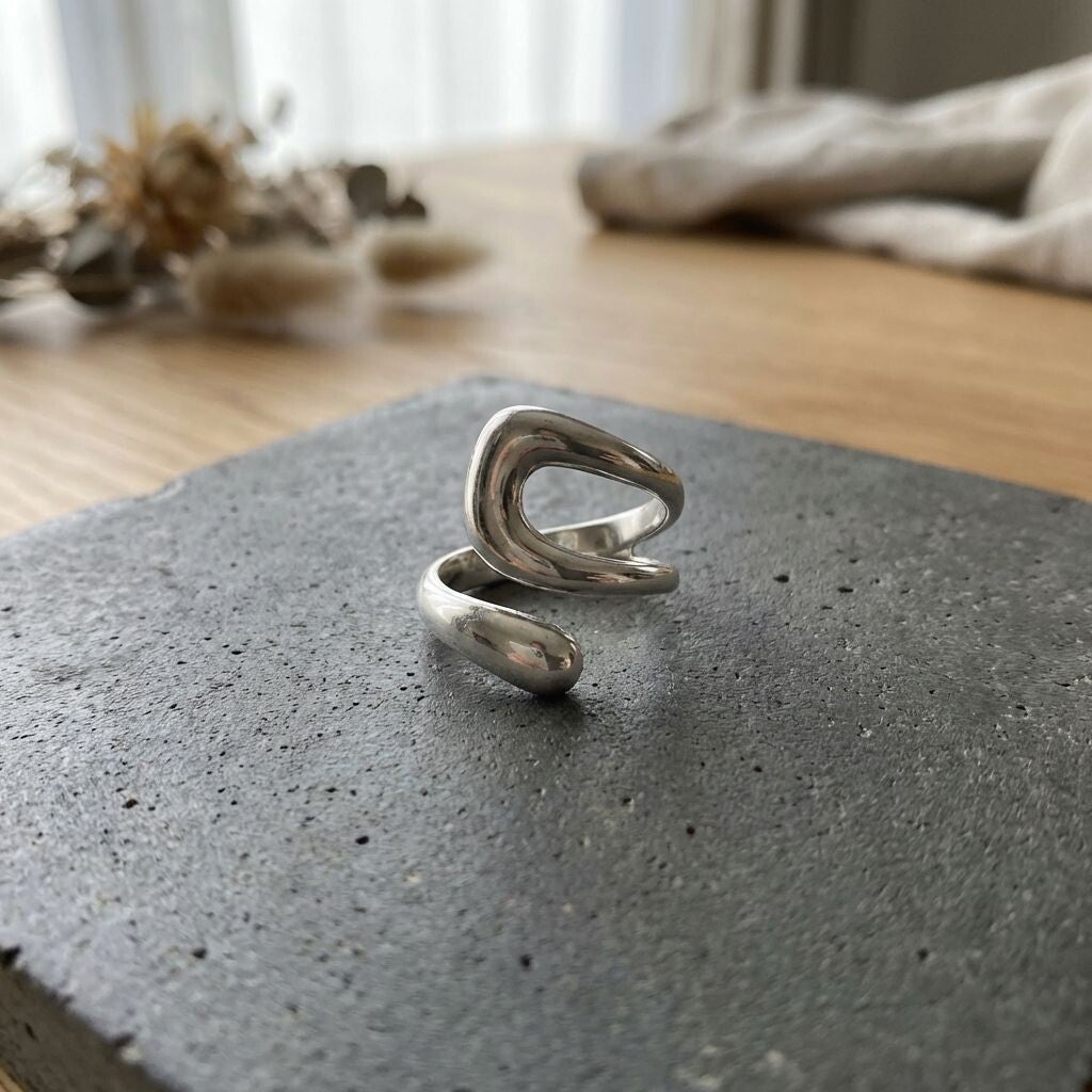 Flowing Silver Orbit