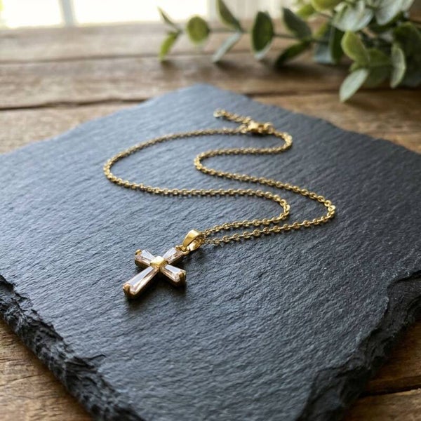 Aurelia Baguette Cross