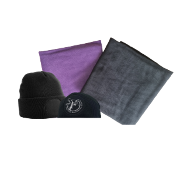 2 Fleecedekens ca. 135cm x 135cm met GRATIS 2 zwarte mutsen met bedrukking  Nu voor € 25,-