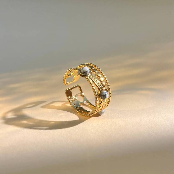 Anillo de Tres Piedras Naturales -Blanco