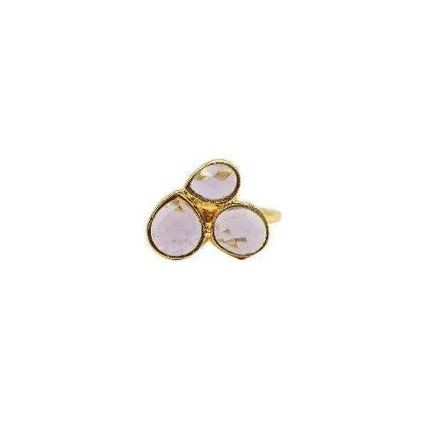 Anillo ajustable dorado con cristal. Tendencia, joya bisutería.